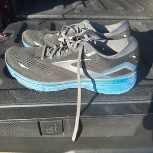 Brooks Ghost 15 Men's Athletic Shoes - Black and Light Blue